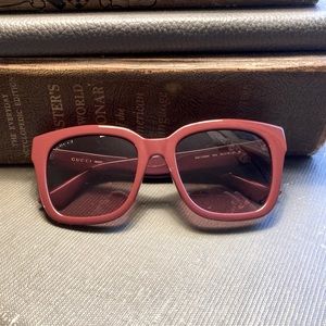 GUCCI GG1338SK Burgundy Sunnies!